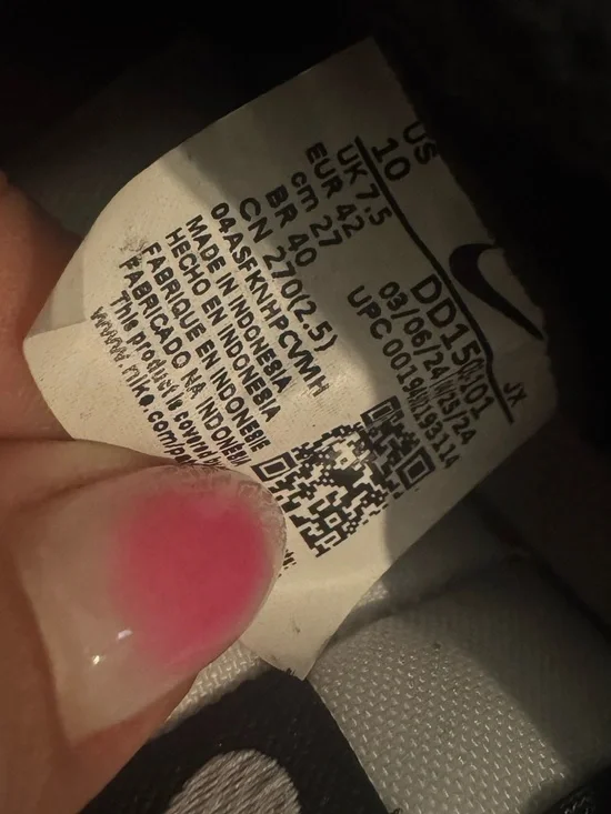 Nike Dunks - Picture 6 of 6